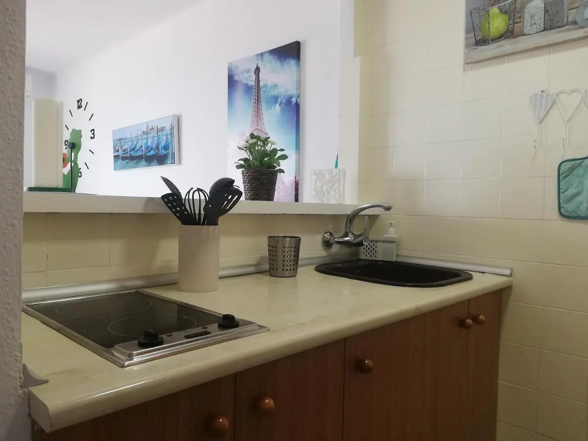 Coqueto Apartamento Con Vista Al Mar Castillo Bajo