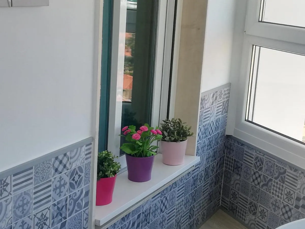 Coqueto Apartamento Con Vista Al Mar Castillo Bajo